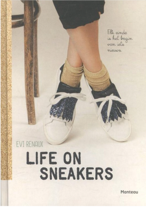 Life on sneakers – boekcover – Evi Renaux – ISBN 9789022332368 – hardcover – als nieuw